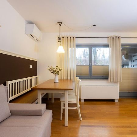 Lakeside Apartments เบลด ภายนอก รูปภาพ